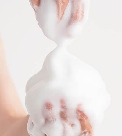 マシュマロのような泡で洗顔